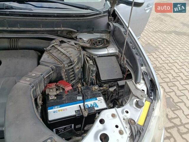 Серый Мицубиси Аутлендер, объемом двигателя 2 л и пробегом 332 тыс. км за 7650 $, фото 30 на Automoto.ua