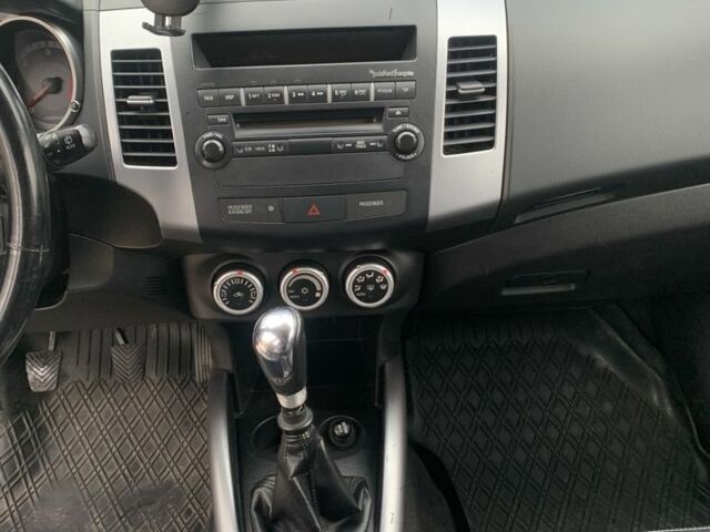 Міцубісі Аутлендер 2007 у Славянске на Automoto.ua Сірий Міцубісі Аутлендер, об'ємом двигуна 2 л та пробігом 121 тис. км за 5300 $, фото 12 на Automoto.ua