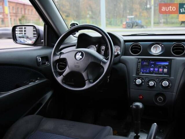 Серый Мицубиси Аутлендер, объемом двигателя 0 л и пробегом 240 тыс. км за 7200 $, фото 10 на Automoto.ua