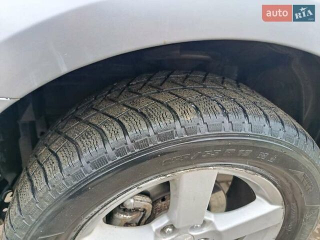 Серый Мицубиси Аутлендер, объемом двигателя 2 л и пробегом 332 тыс. км за 7650 $, фото 10 на Automoto.ua