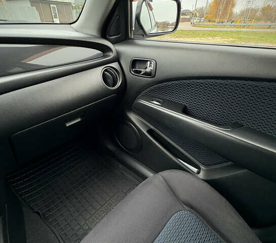 Серый Мицубиси Аутлендер, объемом двигателя 2.38 л и пробегом 238 тыс. км за 7450 $, фото 31 на Automoto.ua