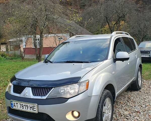 Міцубісі Аутлендер 2007 у Косове на Automoto.ua Сірий Міцубісі Аутлендер, об'ємом двигуна 2 л та пробігом 320 тис. км за 7500 $, фото 7 на Automoto.ua