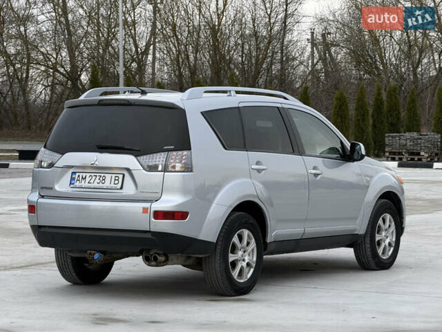 Серый Мицубиси Аутлендер, объемом двигателя 2 л и пробегом 299 тыс. км за 7750 $, фото 6 на Automoto.ua