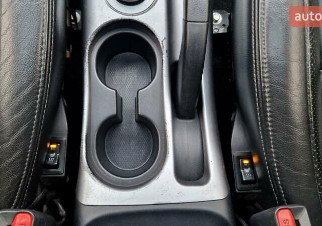 Серый Мицубиси Аутлендер, объемом двигателя 3 л и пробегом 197 тыс. км за 9500 $, фото 24 на Automoto.ua