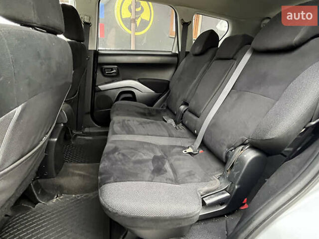 Серый Мицубиси Аутлендер, объемом двигателя 1.97 л и пробегом 310 тыс. км за 7600 $, фото 18 на Automoto.ua