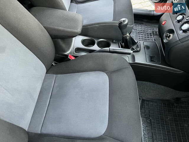 Серый Мицубиси Аутлендер, объемом двигателя 2 л и пробегом 196 тыс. км за 6450 $, фото 12 на Automoto.ua