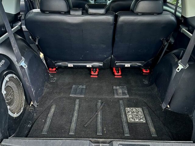 Сірий Міцубісі Аутлендер, об'ємом двигуна 2 л та пробігом 315 тис. км за 7999 $, фото 5 на Automoto.ua