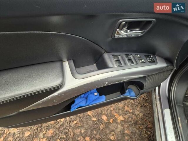 Сірий Міцубісі Аутлендер, об'ємом двигуна 3 л та пробігом 299 тис. км за 9000 $, фото 17 на Automoto.ua