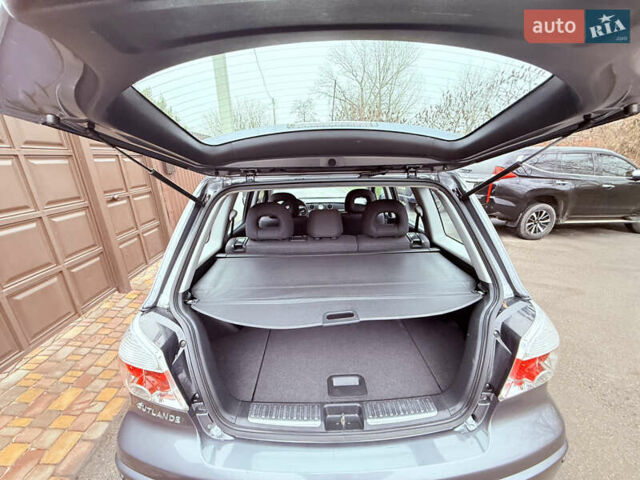 Серый Мицубиси Аутлендер, объемом двигателя 2.4 л и пробегом 240 тыс. км за 6900 $, фото 62 на Automoto.ua