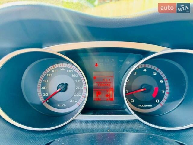 Серый Мицубиси Аутлендер, объемом двигателя 3 л и пробегом 188 тыс. км за 10000 $, фото 25 на Automoto.ua