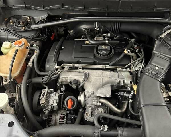 Серый Мицубиси Аутлендер, объемом двигателя 2 л и пробегом 260 тыс. км за 8400 $, фото 19 на Automoto.ua