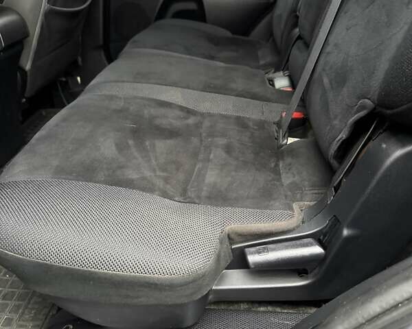 Серый Мицубиси Аутлендер, объемом двигателя 2 л и пробегом 260 тыс. км за 8400 $, фото 16 на Automoto.ua