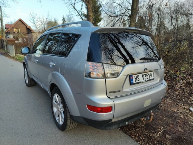 Сірий Міцубісі Аутлендер, об'ємом двигуна 0 л та пробігом 320 тис. км за 4049 $, фото 5 на Automoto.ua