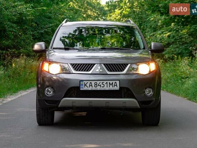 Серый Мицубиси Аутлендер, объемом двигателя 2.4 л и пробегом 280 тыс. км за 8000 $, фото 8 на Automoto.ua