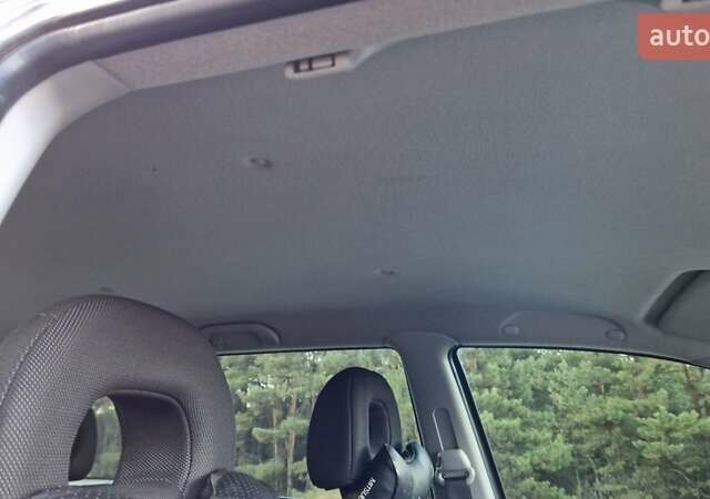 Серый Мицубиси Аутлендер, объемом двигателя 2 л и пробегом 157 тыс. км за 8300 $, фото 13 на Automoto.ua