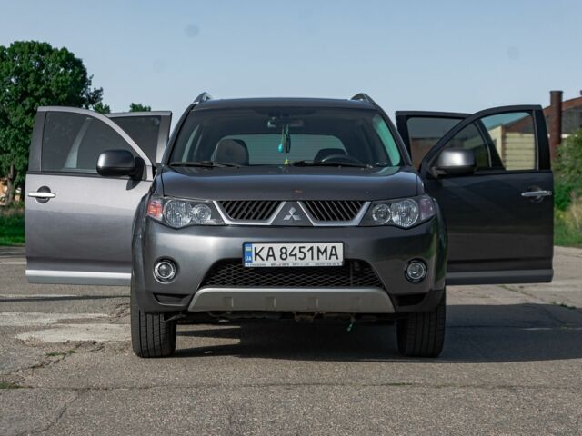 Міцубісі Аутлендер 2008 у Белой Церкве на Automoto.ua Сірий Міцубісі Аутлендер, об'ємом двигуна 2.4 л та пробігом 280 тис. км за 8000 $, фото 4 на Automoto.ua