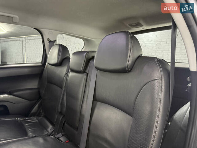 Сірий Міцубісі Аутлендер, об'ємом двигуна 2 л та пробігом 235 тис. км за 8950 $, фото 39 на Automoto.ua