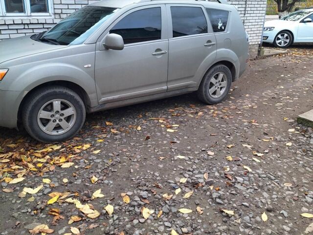 Сірий Міцубісі Аутлендер, об'ємом двигуна 2 л та пробігом 262 тис. км за 4700 $, фото 7 на Automoto.ua