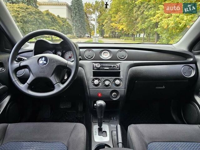 Міцубісі Аутлендер 2008 у Києві на Automoto.ua Сірий Міцубісі Аутлендер, об'ємом двигуна 2.38 л та пробігом 200 тис. км за 5900 $, фото 18 на Automoto.ua
