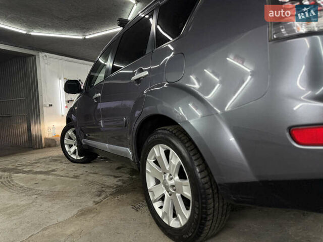 Сірий Міцубісі Аутлендер, об'ємом двигуна 2 л та пробігом 235 тис. км за 8950 $, фото 18 на Automoto.ua
