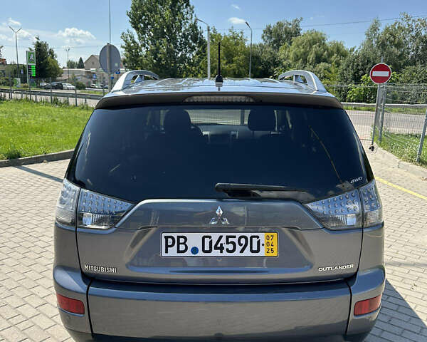Мицубиси Аутлендер 2008 в Кременце на Automoto.ua Серый Мицубиси Аутлендер, объемом двигателя 2.2 л и пробегом 162 тыс. км за 9500 $, фото 7 на Automoto.ua