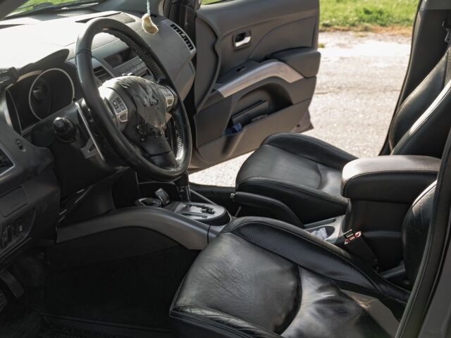 Міцубісі Аутлендер 2008 у Белой Церкве на Automoto.ua Сірий Міцубісі Аутлендер, об'ємом двигуна 2.4 л та пробігом 280 тис. км за 8000 $, фото 7 на Automoto.ua