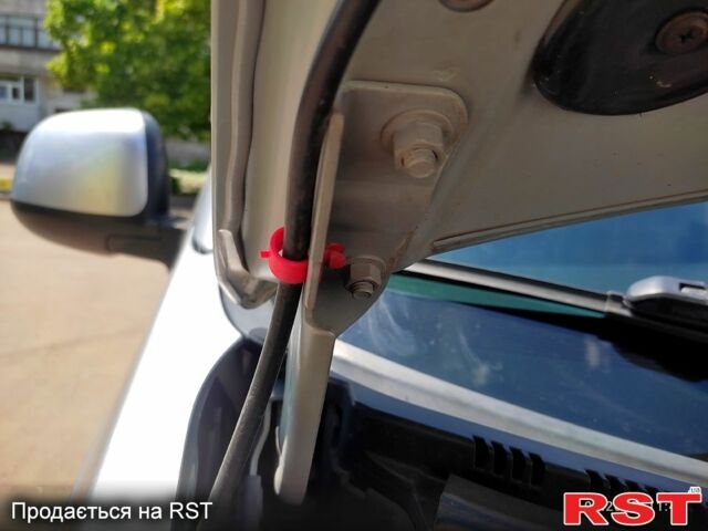 Серый Мицубиси Аутлендер, объемом двигателя 2.4 л и пробегом 216 тыс. км за 10500 $, фото 1 на Automoto.ua