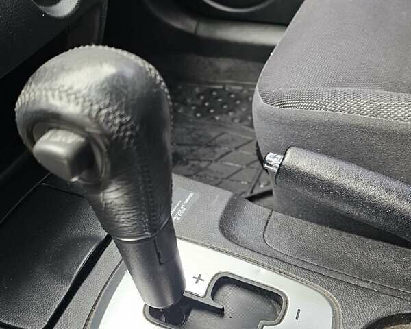 Міцубісі Аутлендер 2008 у Києві на Automoto.ua Сірий Міцубісі Аутлендер, об'ємом двигуна 2.38 л та пробігом 200 тис. км за 5900 $, фото 15 на Automoto.ua