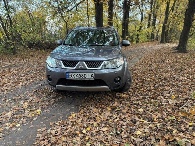 Міцубісі Аутлендер 2008 у Муровані курилівці на Automoto.ua Сірий Міцубісі Аутлендер, об'ємом двигуна 2 л та пробігом 203 тис. км за 8999 $, фото 2 на Automoto.ua