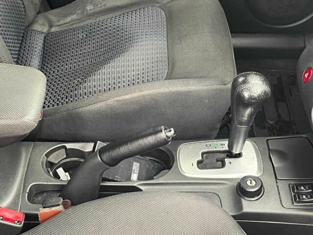 Сірий Міцубісі Аутлендер, об'ємом двигуна 2.4 л та пробігом 324 тис. км за 6890 $, фото 17 на Automoto.ua