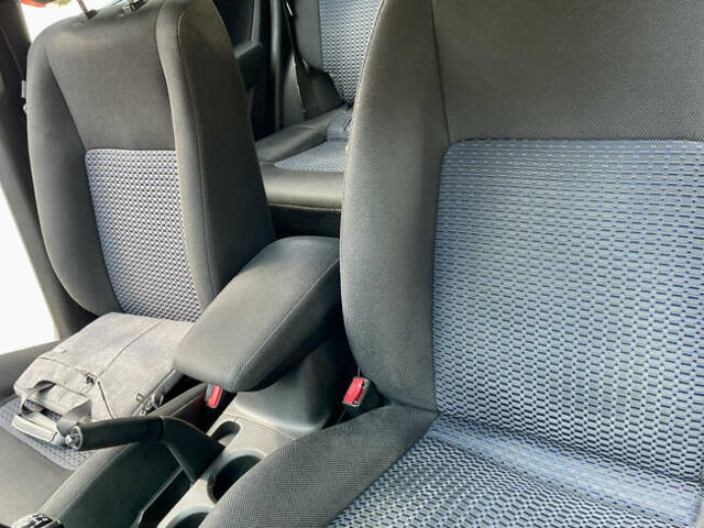 Сірий Міцубісі Аутлендер, об'ємом двигуна 2 л та пробігом 130 тис. км за 8500 $, фото 23 на Automoto.ua