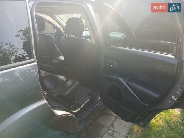 Сірий Міцубісі Аутлендер, об'ємом двигуна 2.18 л та пробігом 270 тис. км за 9800 $, фото 18 на Automoto.ua