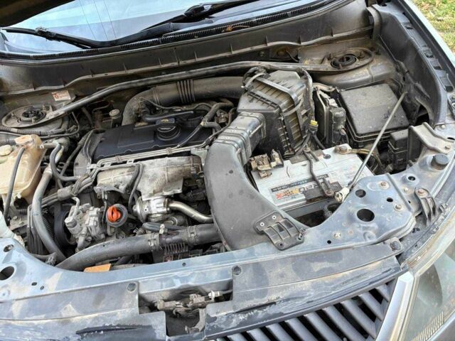 Міцубісі Аутлендер 2008 у Муровані курилівці на Automoto.ua Сірий Міцубісі Аутлендер, об'ємом двигуна 2 л та пробігом 203 тис. км за 8999 $, фото 7 на Automoto.ua