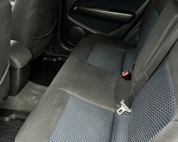 Серый Мицубиси Аутлендер, объемом двигателя 2 л и пробегом 209 тыс. км за 7200 $, фото 22 на Automoto.ua