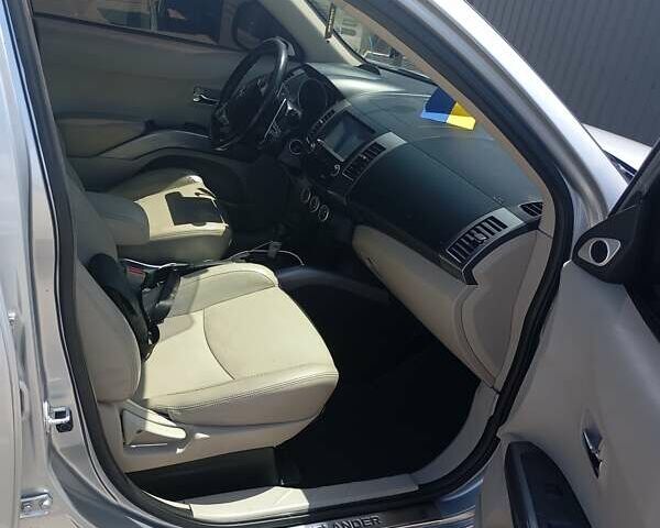 Сірий Міцубісі Аутлендер, об'ємом двигуна 2.4 л та пробігом 220 тис. км за 10200 $, фото 9 на Automoto.ua