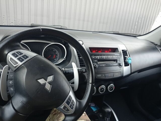 Сірий Міцубісі Аутлендер, об'ємом двигуна 2.4 л та пробігом 190 тис. км за 9200 $, фото 6 на Automoto.ua