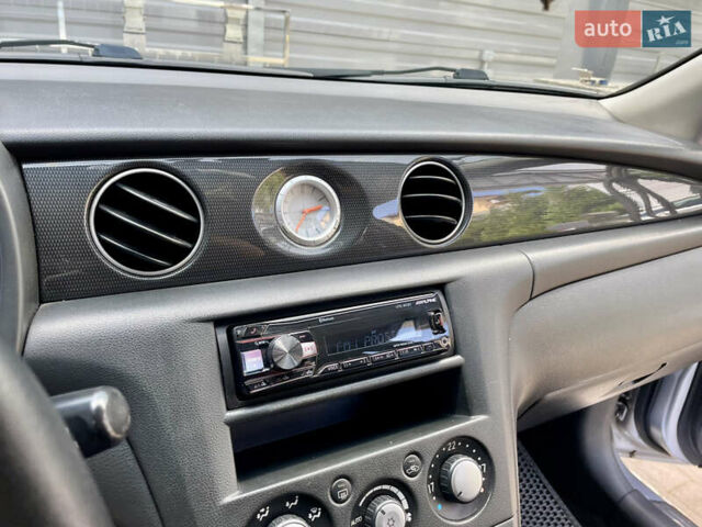 Сірий Міцубісі Аутлендер, об'ємом двигуна 2 л та пробігом 130 тис. км за 8500 $, фото 18 на Automoto.ua