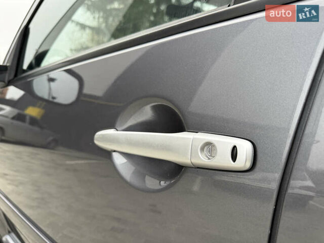 Сірий Міцубісі Аутлендер, об'ємом двигуна 2 л та пробігом 237 тис. км за 8999 $, фото 28 на Automoto.ua