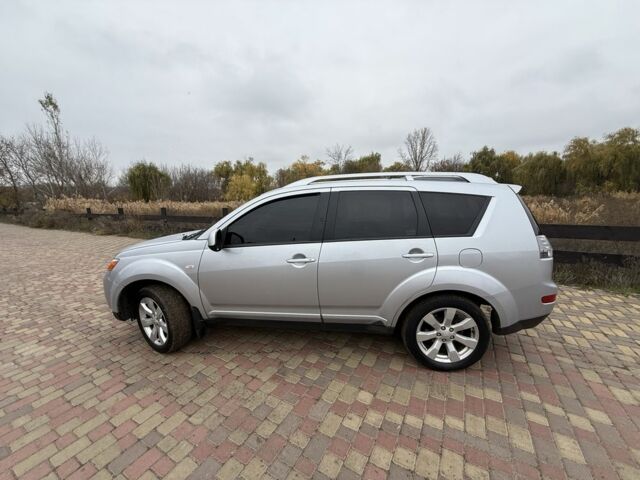 Сірий Міцубісі Аутлендер, об'ємом двигуна 2 л та пробігом 280 тис. км за 3900 $, фото 7 на Automoto.ua