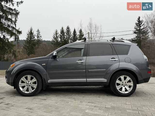 Сірий Міцубісі Аутлендер, об'ємом двигуна 2 л та пробігом 237 тис. км за 8999 $, фото 3 на Automoto.ua