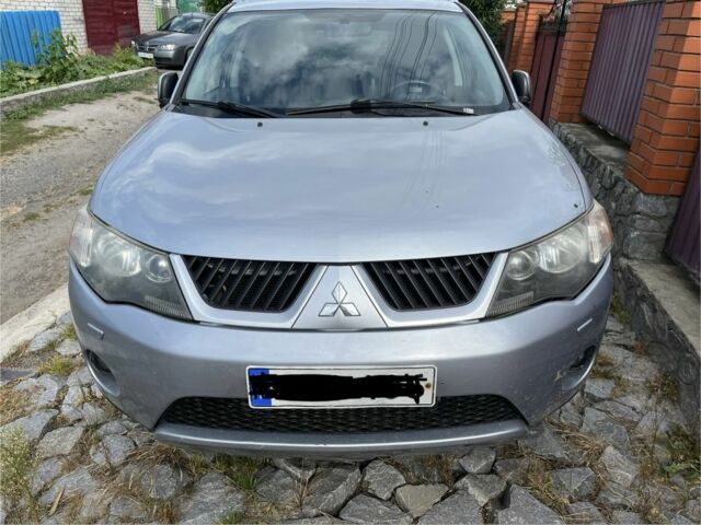 Серый Мицубиси Аутлендер, объемом двигателя 2 л и пробегом 330 тыс. км за 4000 $, фото 6 на Automoto.ua