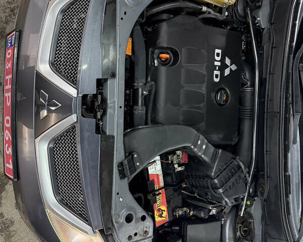 Сірий Міцубісі Аутлендер, об'ємом двигуна 2 л та пробігом 235 тис. км за 8950 $, фото 49 на Automoto.ua