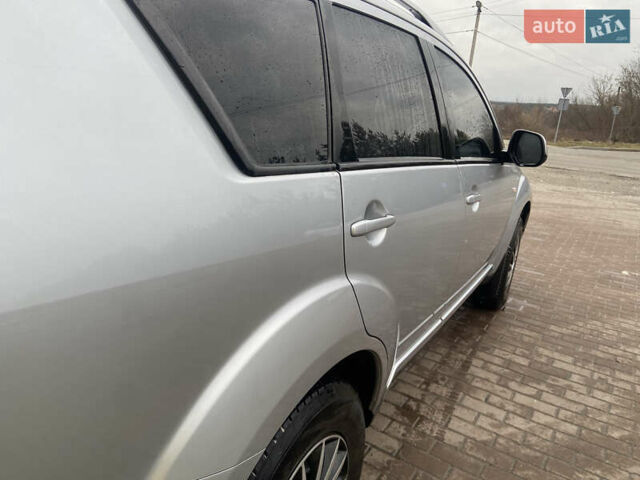 Серый Мицубиси Аутлендер, объемом двигателя 1.97 л и пробегом 229 тыс. км за 8500 $, фото 5 на Automoto.ua