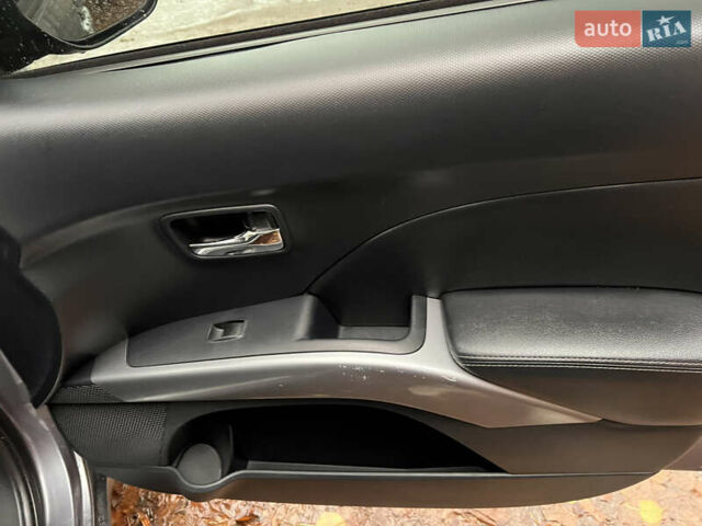 Сірий Міцубісі Аутлендер, об'ємом двигуна 3 л та пробігом 209 тис. км за 9800 $, фото 45 на Automoto.ua