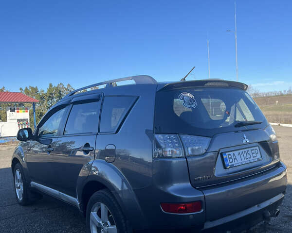 Сірий Міцубісі Аутлендер, об'ємом двигуна 2.36 л та пробігом 214 тис. км за 7800 $, фото 2 на Automoto.ua