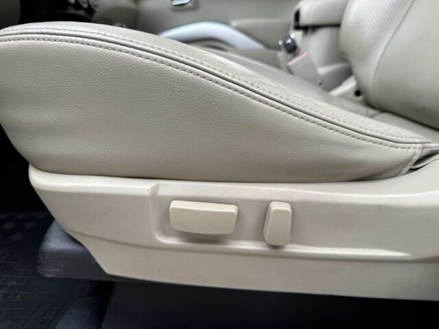 Серый Мицубиси Аутлендер, объемом двигателя 3 л и пробегом 175 тыс. км за 8500 $, фото 14 на Automoto.ua