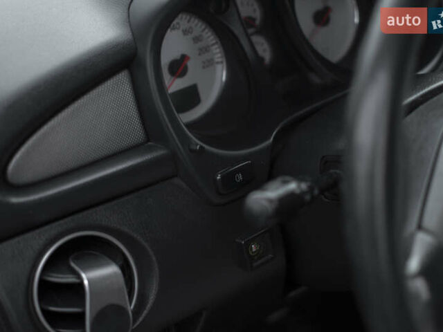 Сірий Міцубісі Аутлендер, об'ємом двигуна 2 л та пробігом 258 тис. км за 5650 $, фото 22 на Automoto.ua