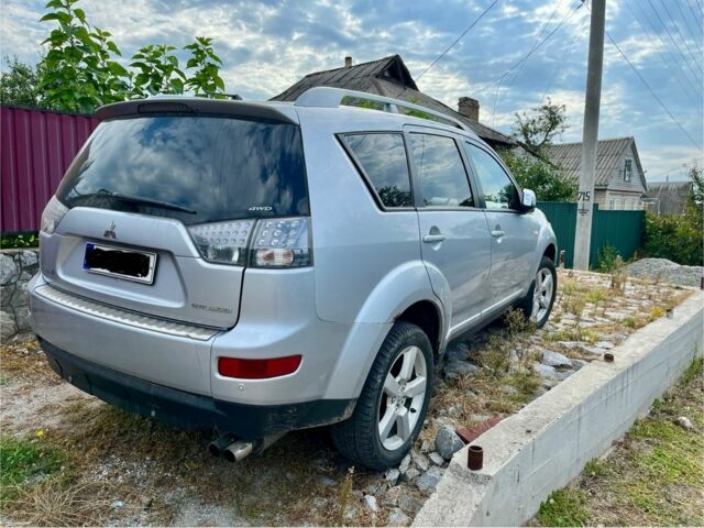 Серый Мицубиси Аутлендер, объемом двигателя 2 л и пробегом 330 тыс. км за 4000 $, фото 7 на Automoto.ua