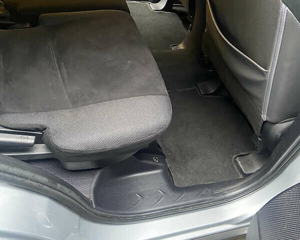 Серый Мицубиси Аутлендер, объемом двигателя 1.97 л и пробегом 229 тыс. км за 8500 $, фото 14 на Automoto.ua