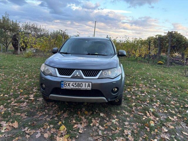 Міцубісі Аутлендер 2008 у Муровані курилівці на Automoto.ua Сірий Міцубісі Аутлендер, об'ємом двигуна 2 л та пробігом 203 тис. км за 8999 $, фото 10 на Automoto.ua